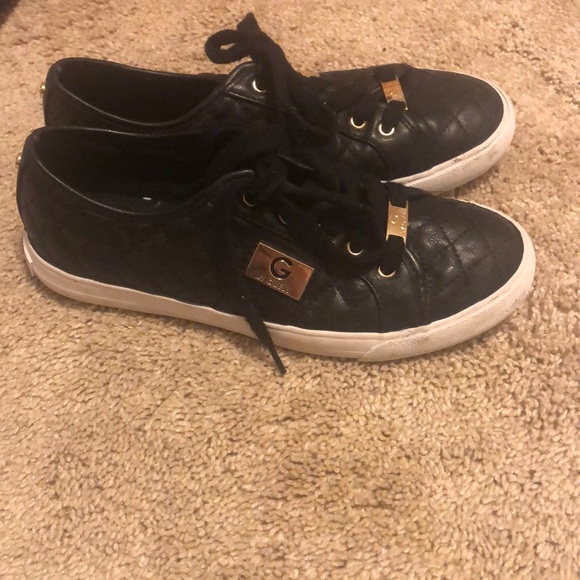 Guess Sneakers Size 7 - Picture 3 of 6